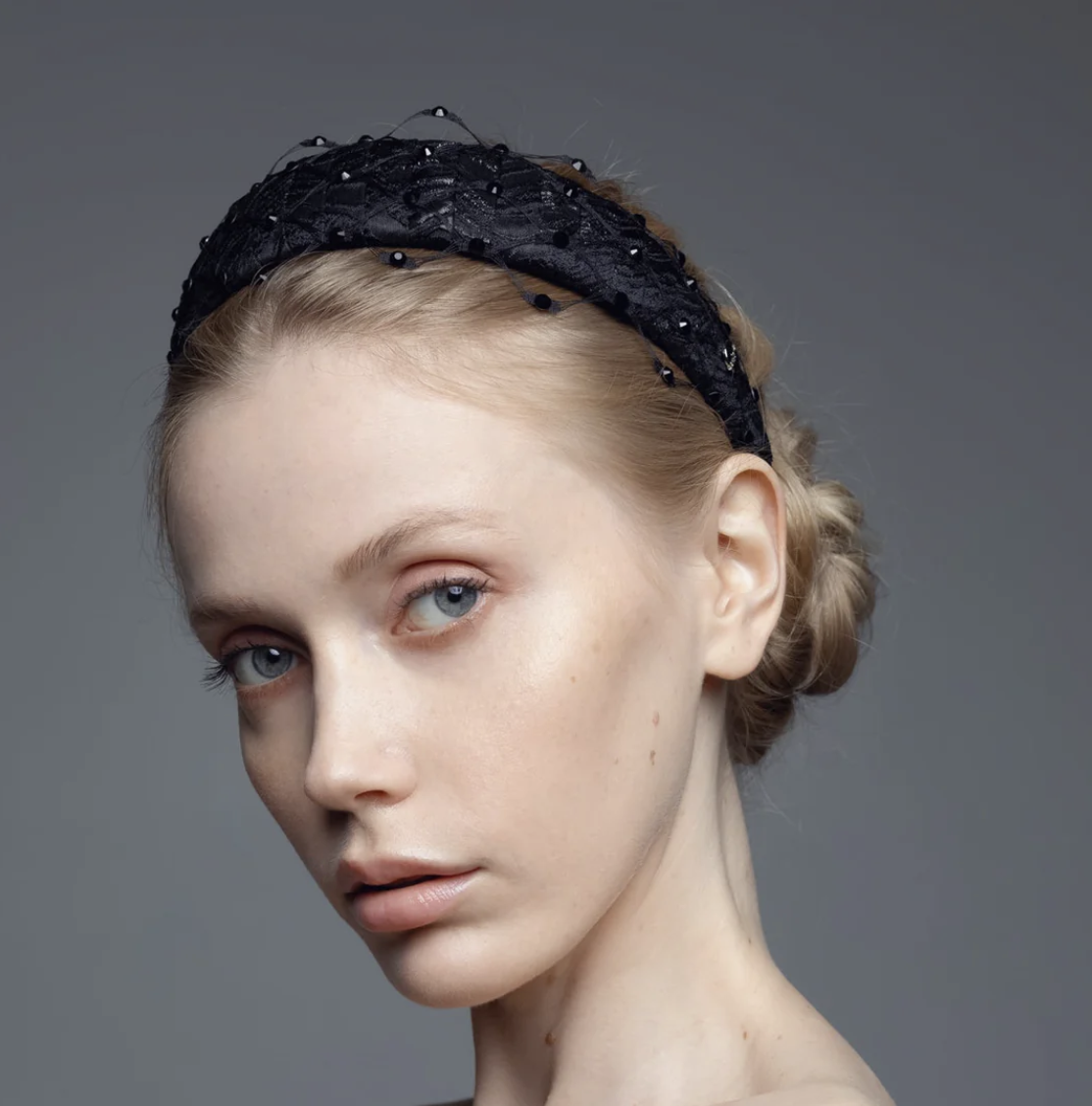 Peavõru Charlize Swarovski kristallide ja kärgstruktuur-looriga - Image 5